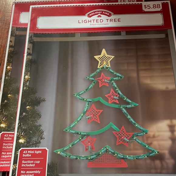 1lighted Christmas Tree 2 lighted Christmas tree no assembly required - Picture 1 of 4